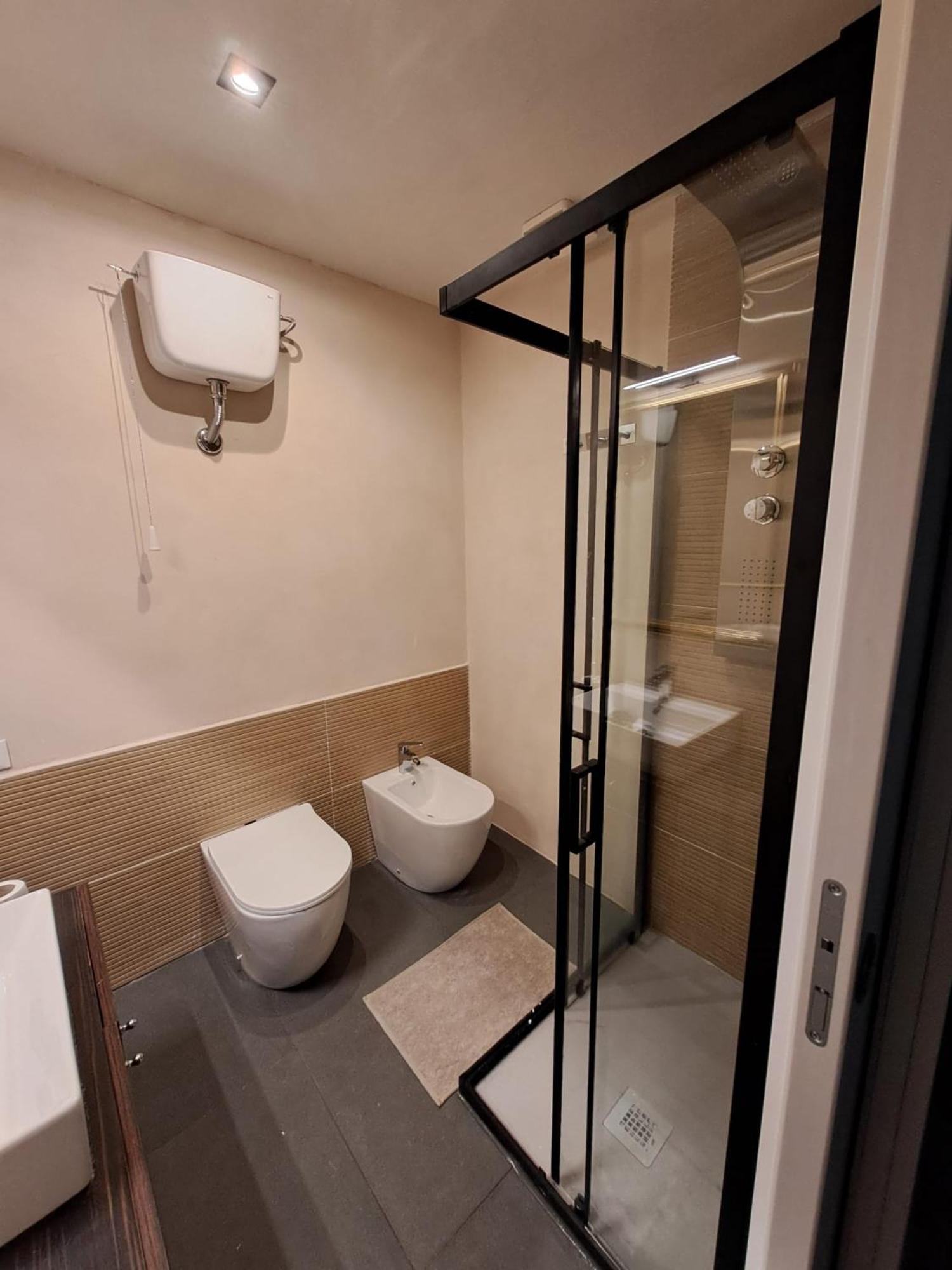 Rock&White Apartment Генуа Екстериор снимка